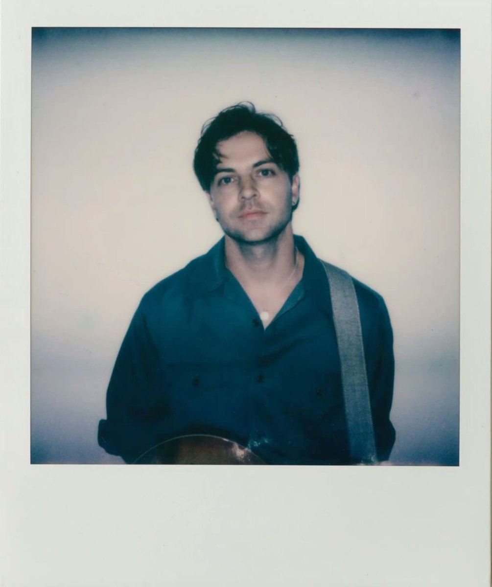 A PARAMORE SHOW ON LOGAN’S BIRTHDAY? happy birthday to the man of many talents: logan mackenzie!!!!