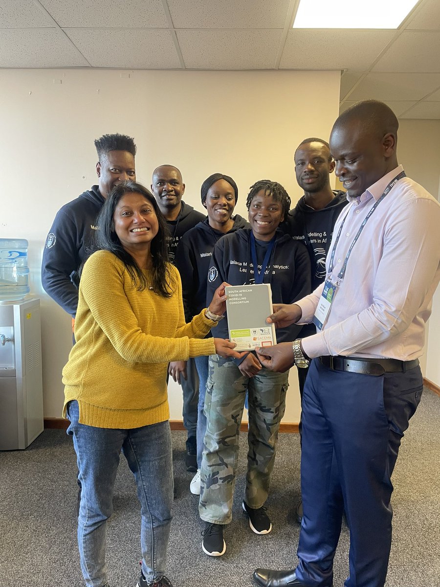 IDEMU_MakUganda's tweet photo. Today, our director @AbelWalekhwa made a presentation at @MASHA_UCT on the different projects that we are working on. We are grateful for the collaboration and mentorship from @MASHA_UCT. Excited about the amazing team and proactive fellows working on different #Malaria #models https://t.co/u52u6f1c2E