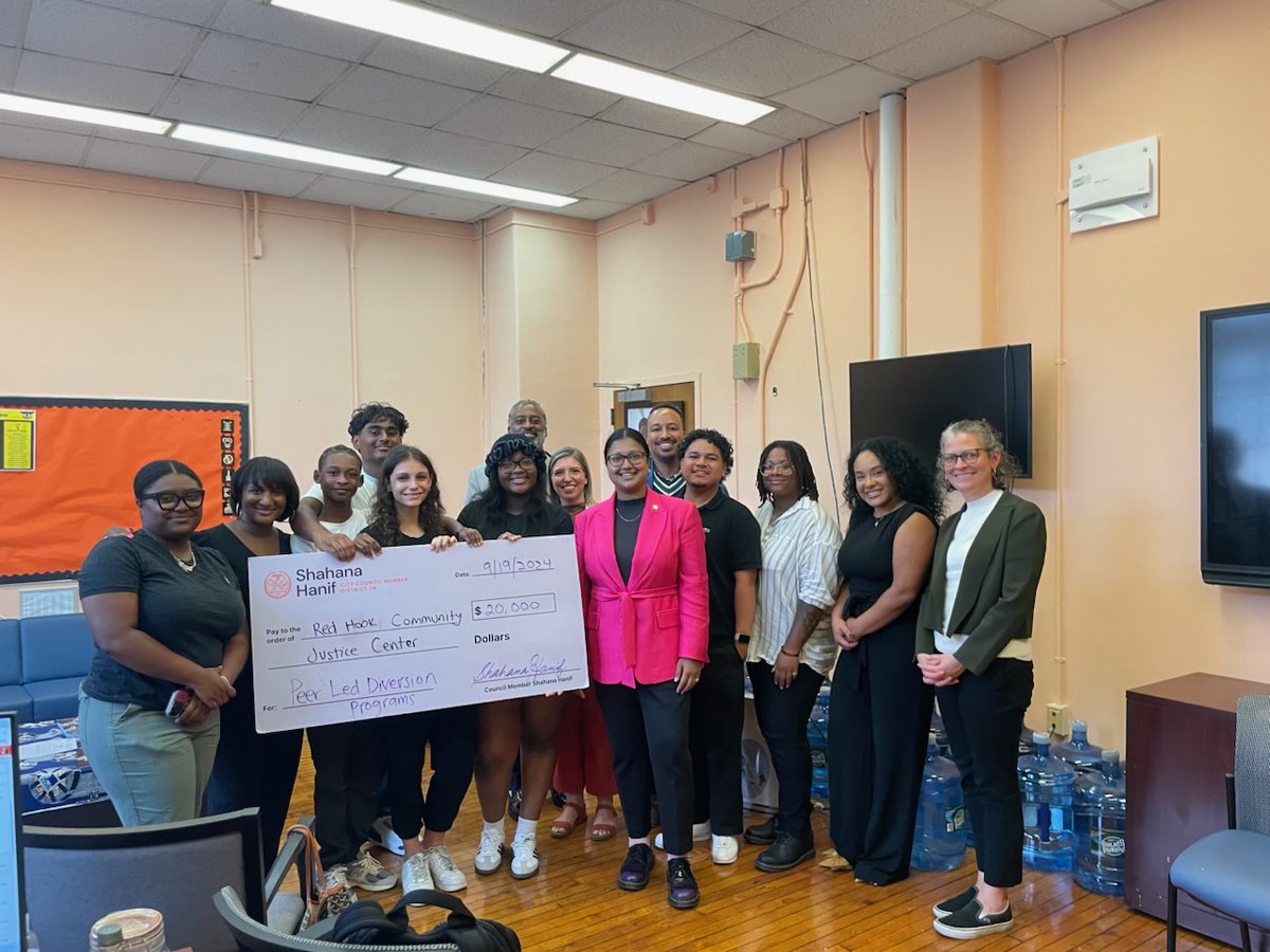 johnjaylaw's tweet photo. The John Jay Community would like to thank Council Member Shahana Hanif  for choosing to donate a $20,000 Grant to John Jay School for Law and the Red Hook Community Justice Center to continue to build our Restorative Justice Program and Initiatives. @CMShahanaHanif #johnjaylaw https://t.co/Ggiv6JZ6fl
