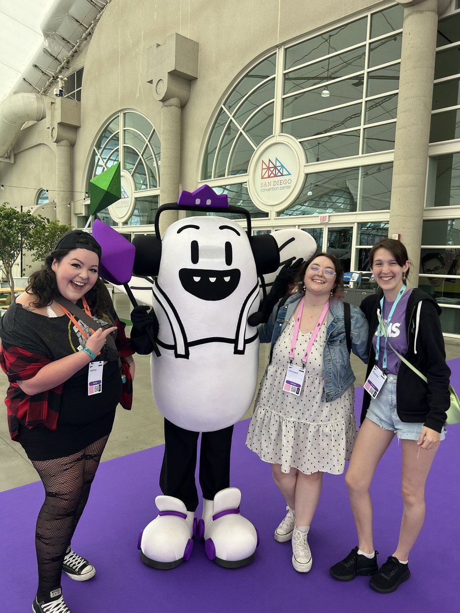 Zefrine (she/her) tweet media