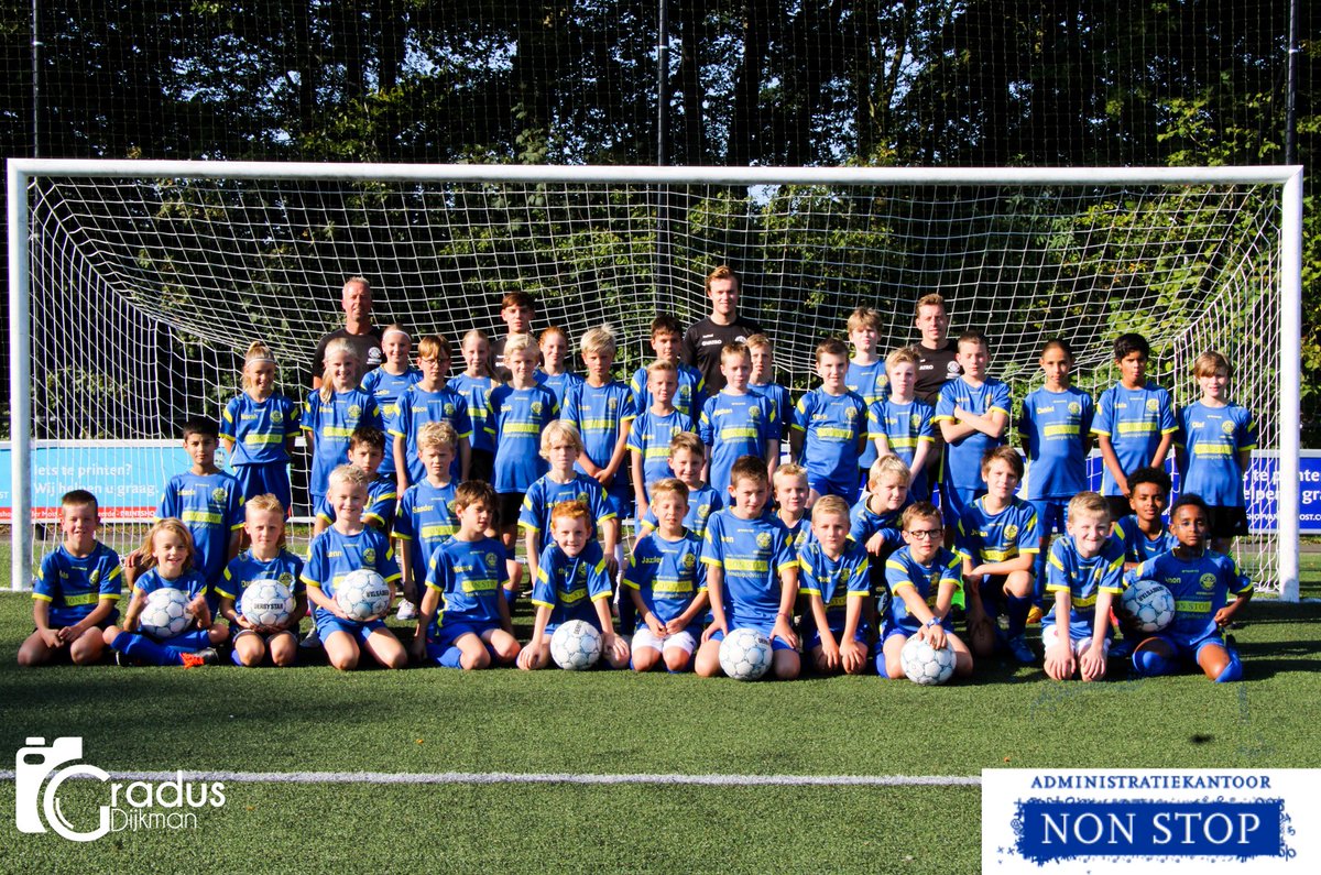 GradusDijkman's tweet photo. De Non Stop Voetbalschool van Hatto-Heim is weer gestart. https://t.co/qoLDFi0iAQ https://t.co/1HuYXKqXfw