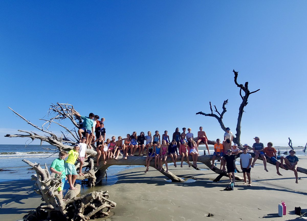 TLScolts's tweet photo. Welcome back to our 7th graders, fresh from their incredible adventure at The Barrier Islands in South Carolina! 🌊🏄‍♀️ From catching waves and reeling in fish to diving into the area’s rich history and fascinating ecology, they’ve done it all! 🌟👏 https://t.co/YrVLLUSay5