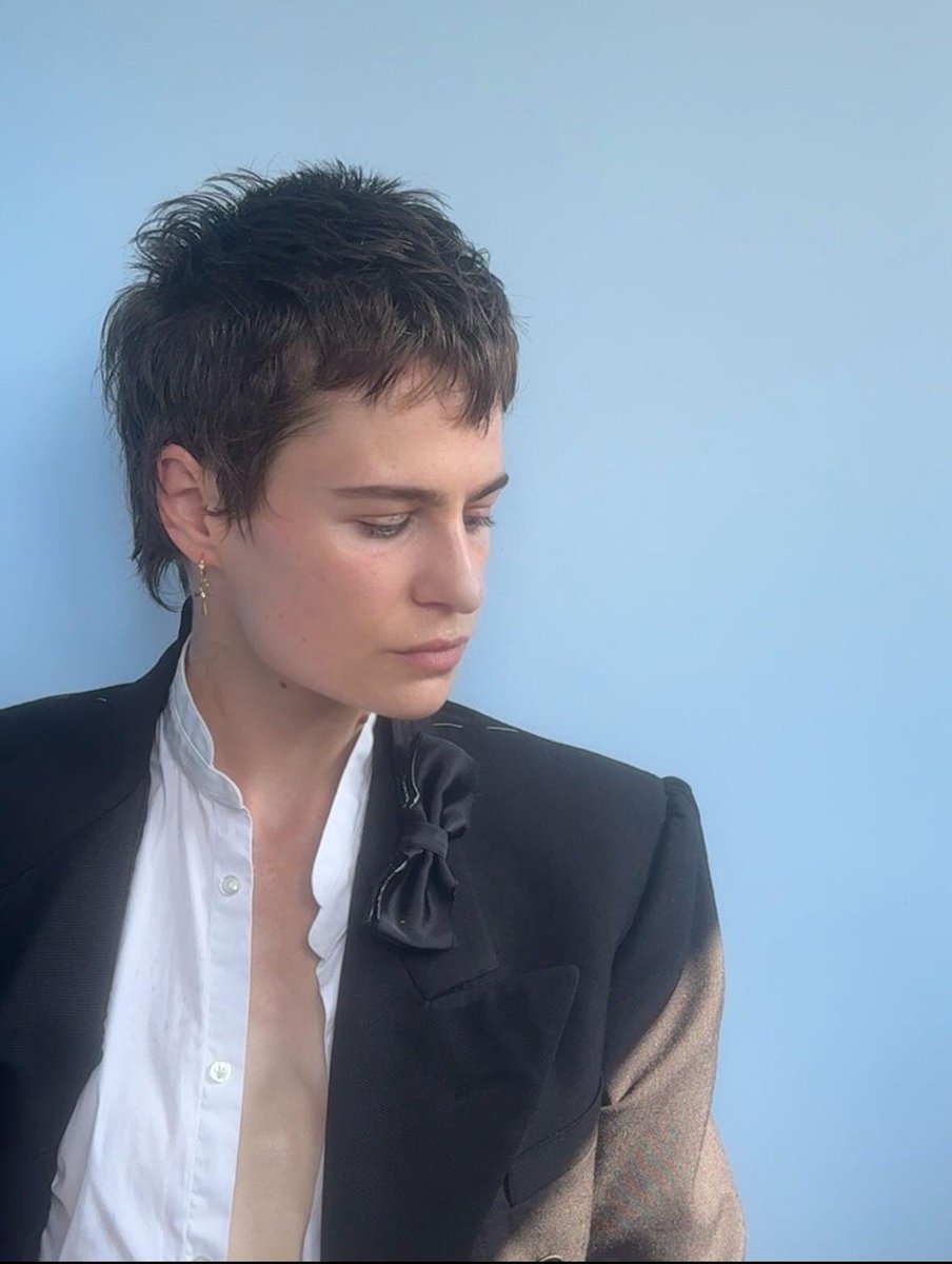 logatwork's tweet image. “Deep Hole”, voici le nouveau single de Rahim C Redcar lesinrocks.com/musique/deep-h…