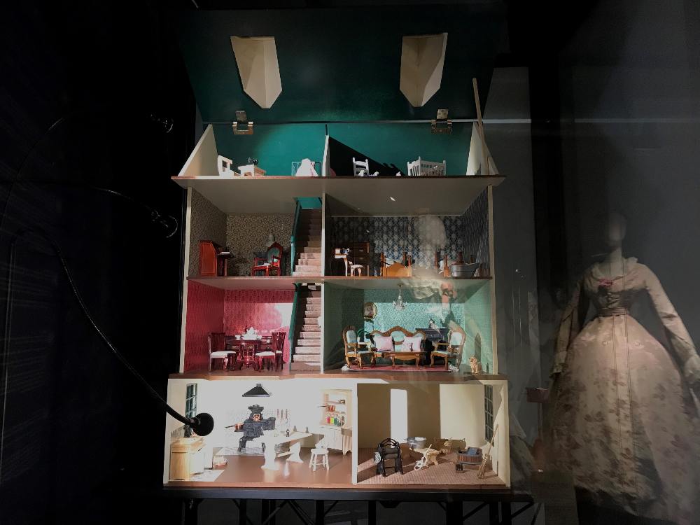 izglitibai's tweet image. &quot;Kur dāmas? Krinolīnā! Muzejs modei&quot;: flickr.com/photos/kronber… (18). #kur #where #dāmas #ladies #krinolīnā #krinolin #muzejs #museum #modei #fashion #aleksandra #alexander #vasiļjeva #vasilyev #kolekcija #collection #rīgā