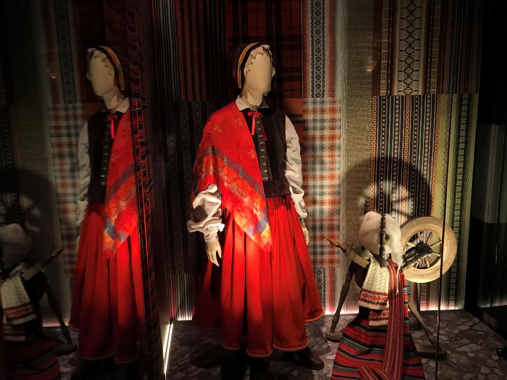 izglitibai's tweet image. &quot;Kur dāmas? Krinolīnā! Muzejs modei&quot;: flickr.com/photos/kronber… (19). #kur #where #dāmas #ladies #krinolīnā #krinolin #muzejs #museum #modei #fashion #aleksandra #alexander #vasiļjeva #vasilyev #kolekcija #collection #rīgā