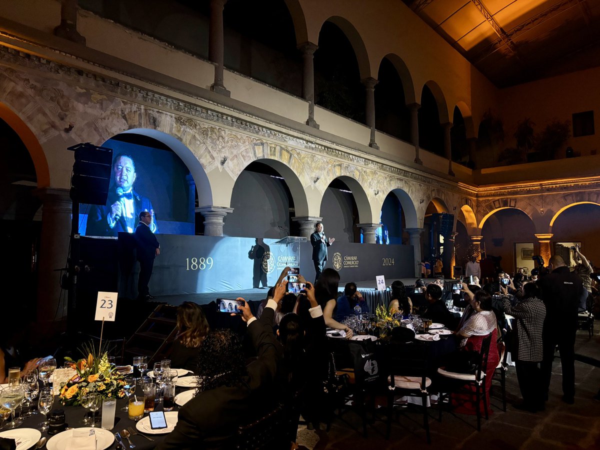 Alejandro Cañedo Priesca (@alecanedop) on Twitter photo Fue un gusto acompañar a <a href="/JPCISNEROSM/">Juan Pablo Cisneros Madrid</a> al evento en conmemoración del 135 aniversario de la <a href="/CANACOPUEBLA1/">CANACO PUEBLA</a>, reconociendo su compromiso y trayectoria en el fortalecimiento del comercio local.
¡Que sigan cosechando éxitos por muchos años más! Fue un gusto acompañar a <a href="/JPCISNEROSM/">Juan Pablo Cisneros Madrid</a> al evento en conmemoración del 135 aniversario de la <a href="/CANACOPUEBLA1/">CANACO PUEBLA</a>, reconociendo su compromiso y trayectoria en el fortalecimiento del comercio local.
¡Que sigan cosechando éxitos por muchos años más!