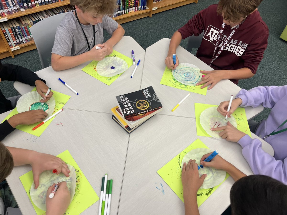 Dot Day 🔵🟣🟢🟠🔴 #MakeYourMark #DotDay2024 #thedot #makeadifference #beyourownkindofbeautiful <a href="/EubanksDragons/">Eubanks Intermediate</a> @peterhreynolds