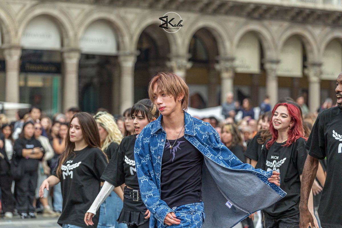 mkelaphoto's tweet photo. 240920
2024 Dancing DUOMO in MILAN 
Harry-June 🫶🏻

Thank you for coming to Milan! 💕

#HARRY_JUNE #DKB #다크비 #HARRYJUNE #해리준 #MCM #MilanFashionWeek @DKB_BRAVE https://t.co/fEVfQ1buVW