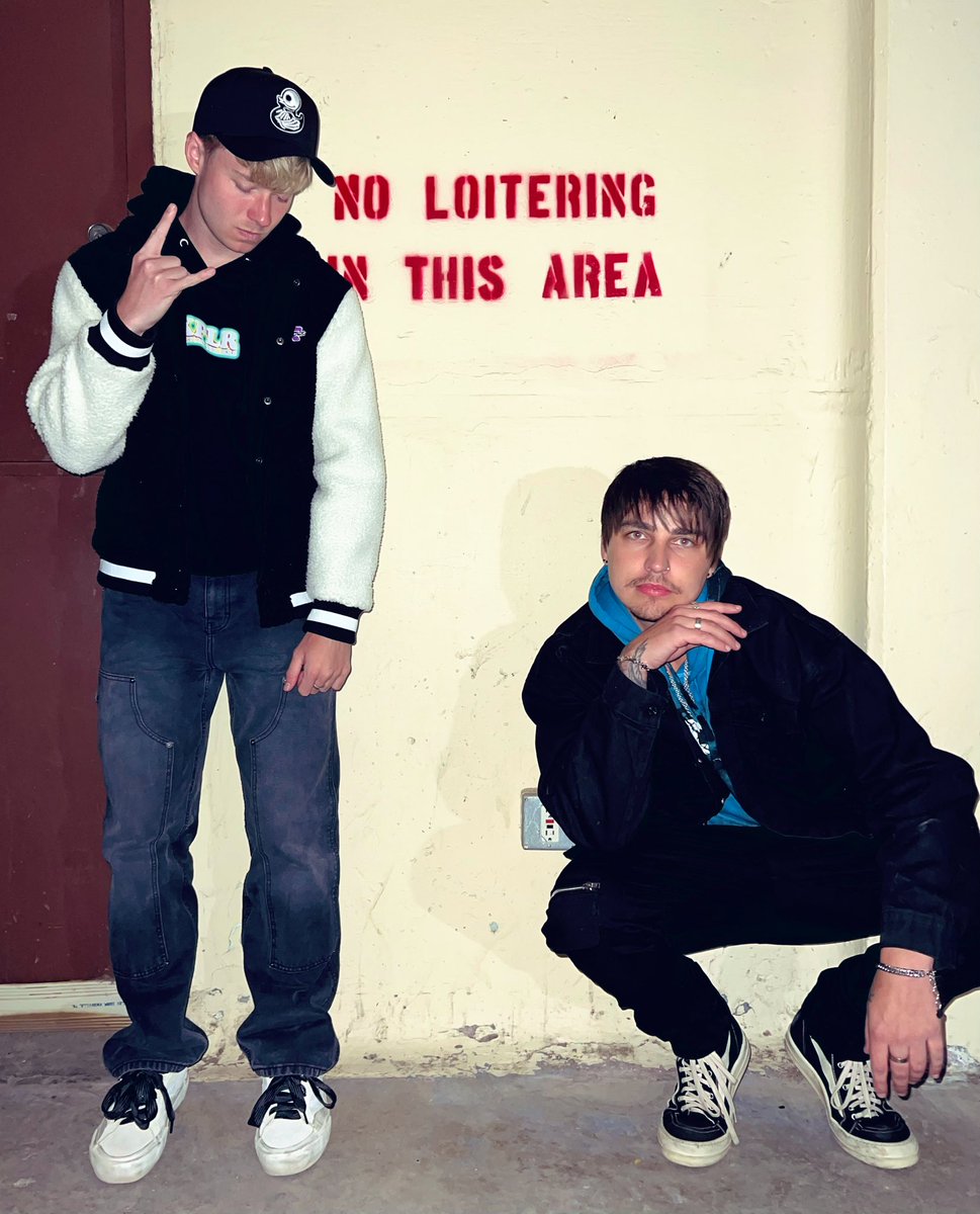 SamandColby's tweet photo. Halloween season is officially here .. 

Saturday - dream come true announcement LIVESTREAM on samandcolby IG  (12pm PST) 🎥

Sunday - brand new video / ANOTHER special surprise 🤫 https://t.co/nVwT2xf0rx