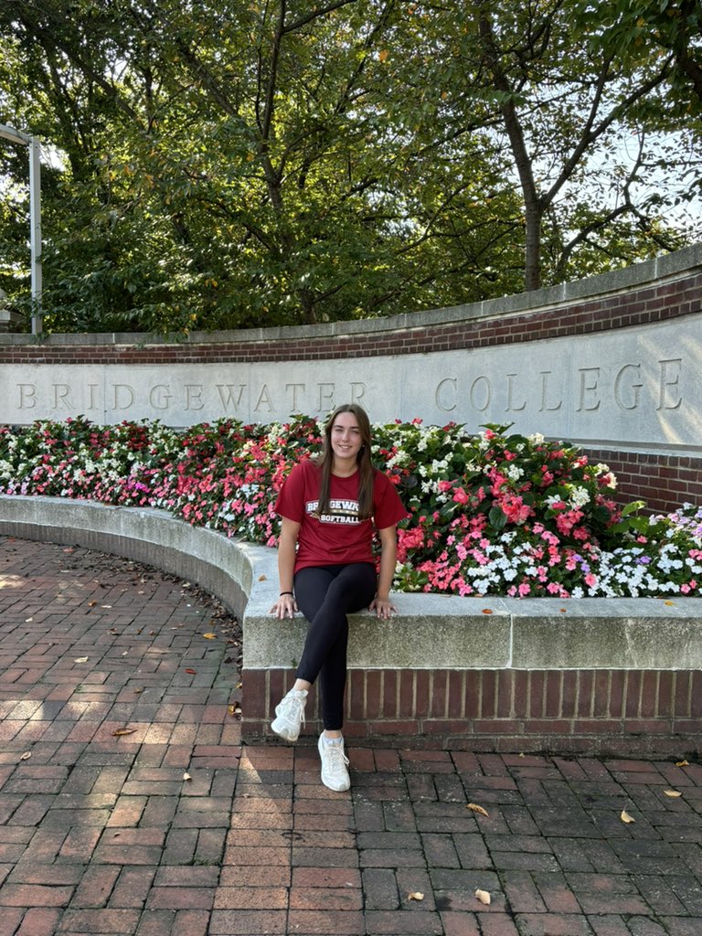 MaddyAderholz's tweet photo. Committed! Go Eagles! 🦅 ♥️💛 https://t.co/3eI2uuOagg