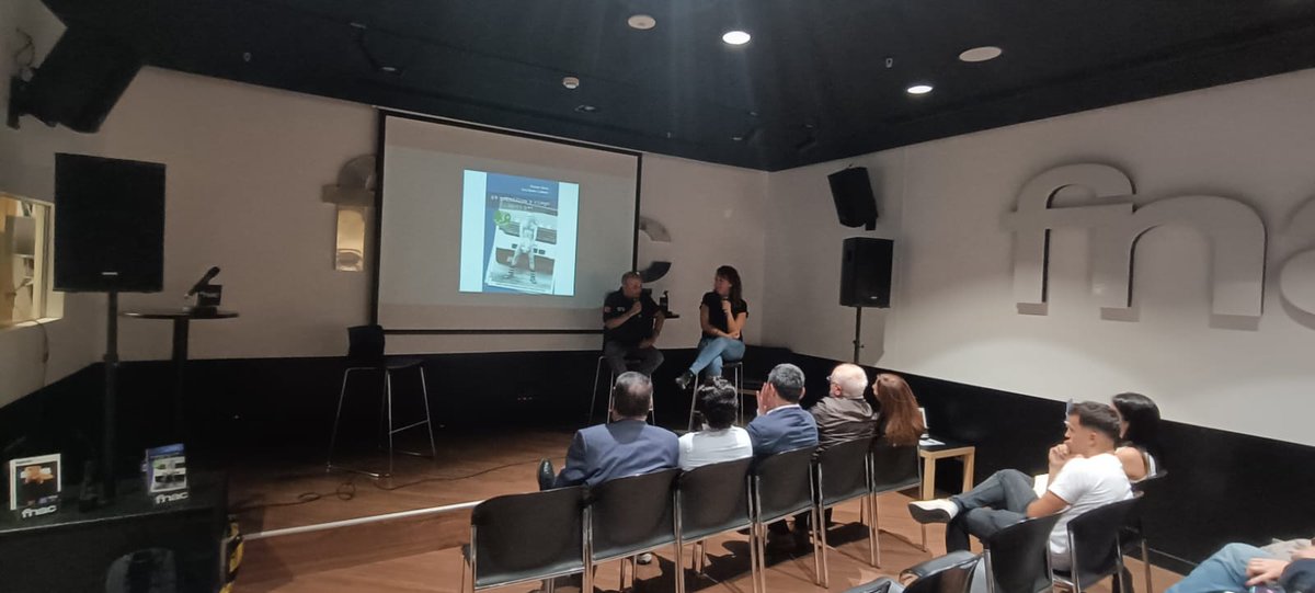 abcallado's tweet photo. Ha sido muy bonito presentar esta tarde en el FNAC el libro que escribí con Rafa Olalla hace más de 10 años. Si queréis conocer su historia de superación, el libro sigue a la venta 🙂

👨‍🚒🔥👉 https://t.co/l2ipwApk54 https://t.co/lZ2HJNMqxH