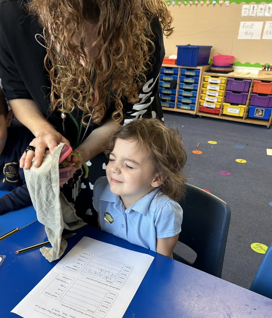 SquirrelsBCP's tweet photo. This week in squirrels we have been learning about our senses! Today we were smelling different things and seeing if we could guess what they were! 🐿️👃🏼 https://t.co/9SCVKJebyk
