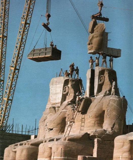 #AccaddeOggi: 22/09/1968, terminano i lavori di trasloco dei templi di #AbuSimbel, salvati dal Lago Nasser formatosi con la Diga di Assuan. Le strutture furono fatte a pezzi e rimontate 200 m indietro e 65 più in alto grazie alla guida di cavatori di marmo italiani
