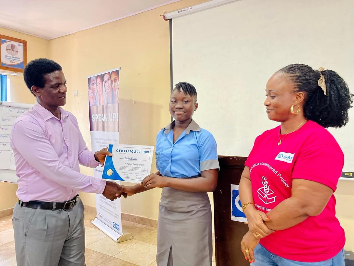 Linasbangura's tweet photo. At the end of the #TechSHERO training, we proudly gave certificates to these incredible young women, now ambassadors for their peers! Ready to inspire more girls to embrace tech and lead the way. @Plan_SLE @PlanWACA @esindayigaya
#GirlsInICT #AmbassadorsOfChange #EmpowerHer https://t.co/hi8e5URndc