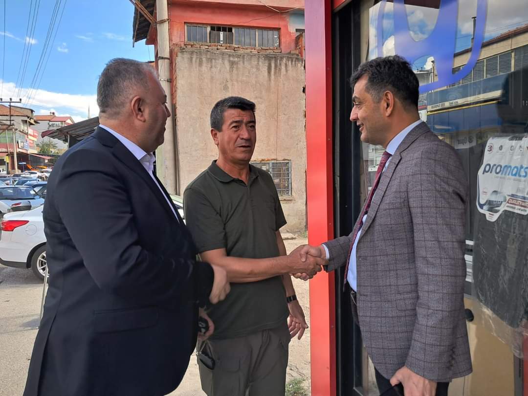 📍  Esnaf Ziyareti

Sanayi esnafımızı ziyaret ederek gönüllerine misafir olduk.  

Bizi karşılayan, güler yüzleri ve sımsıcak samimiyetleriyle bağrına basan kıymetli esnafımıza ve hemşehrilerimize yürekten teşekkür ediyoruz.
#akparti