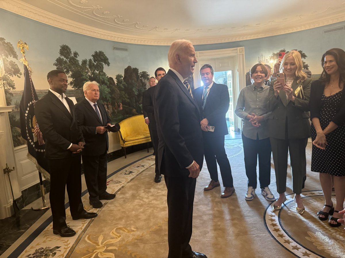 Happy 25th anniversary to West Wing!!