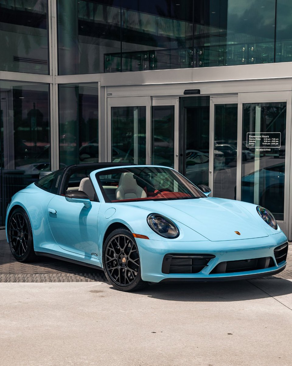 PorscheWBroward's tweet image. #FridayViews in the beautiful Porsche 911 Targa 4 GTS. #Porsche911Targa4GTS #PorscheWestBroward #FtLauderdale #PorscheMoment #PenskeCars