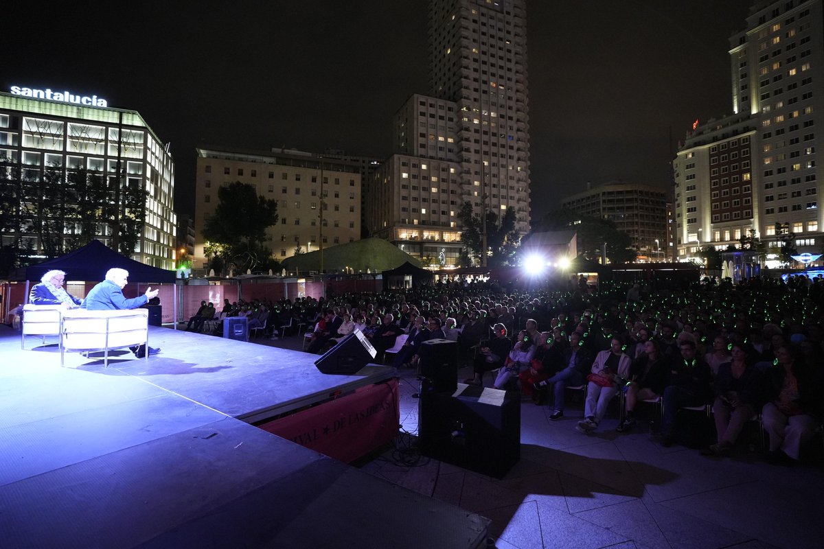 festdelasideas's tweet image. “Tiempos grises" con @Sloterdijk_P e Isidoro Reguera en el #FDI24, gracias a @edicionesiruela. Una reflexión sobre el color de nuestra contemporaneidad.