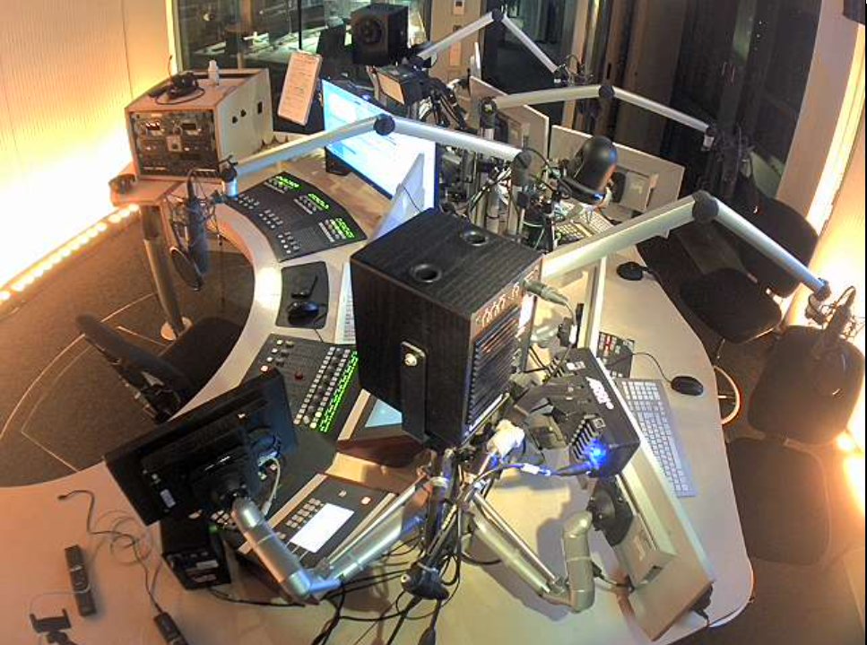 Didn't expect to spend my Friday night listening to the radio, until I realised that it was <a href="/BBCR1/">BBC Radio 1</a> <a href="/EBU_HQ/">EBU</a>  Europe's Biggest Dance Show... And now I'm even watching studio cams... 🤣