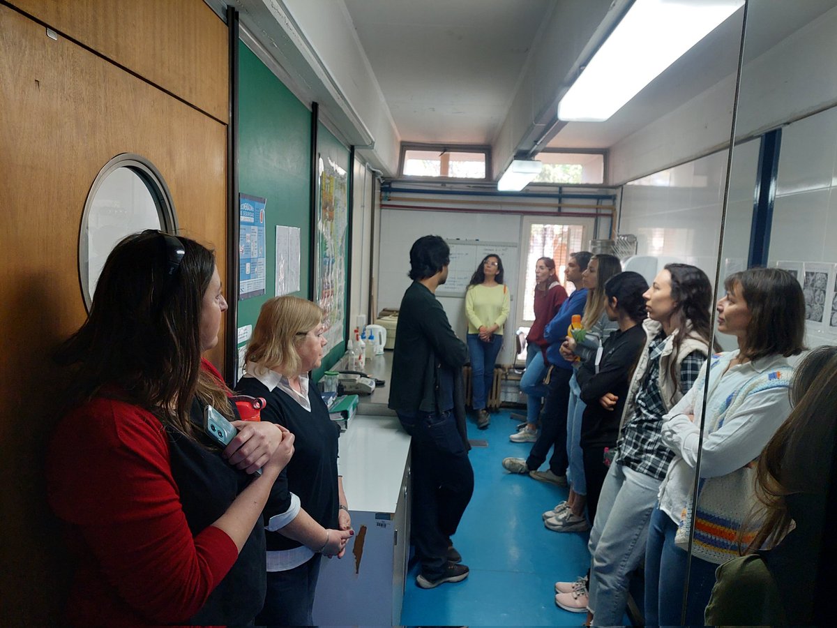 So happy to be part of the <a href="/ianigla/">IANIGLA - CONICET</a> lab tour 'Descubre IANIGLA', talking about our activities from the <a href="/palino_ianigla/">Paleopalinologia y Paleoecologia Vegetal - IANIGLA</a> group! Such an amazing morning!
<a href="/CONICETMendoza/">CONICET Mendoza</a> #palynology