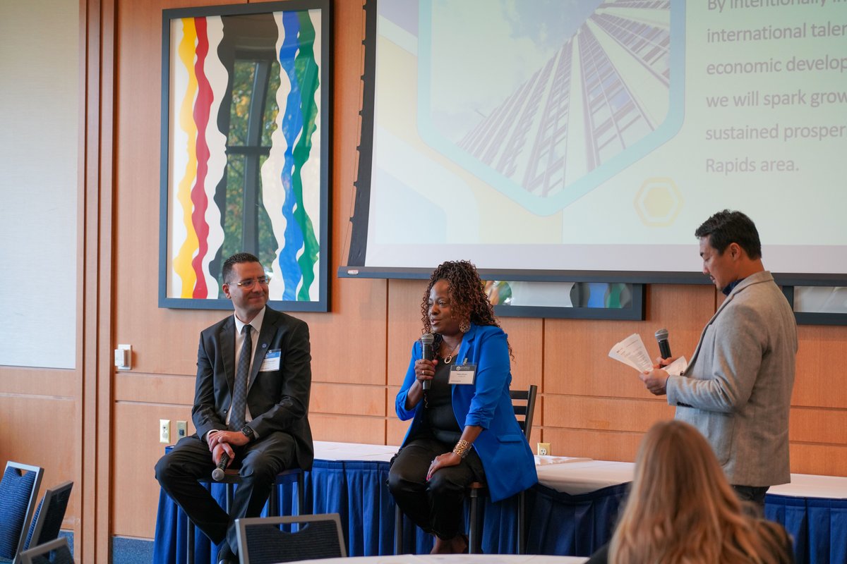 gvsucomputing's tweet image. Tech Week: Grand Rapids has been an amazing week! From hearing from experts and CEOs, to showcasing some of the amazing stuff the College of Computing is doing, we thank everyone who stopped by! #TechWeekGR

Read an overview of the week here: bit.ly/4e9xFkx