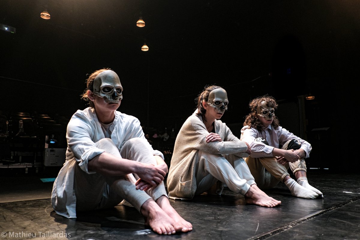 La biennale Feuilles vives de <a href="/TheatreActionON/">Théâtre Action</a> s'installe à Kingston pour faire découvrir une dizaine de pièces franco-ontariennes en chantier. C'est aussi l'occasion d'inaugurer le nouveau Théâtre Sésame du <a href="/CCFKingston/">Centre culturel Frontenac</a> 👀🎭➡️onfr.tfo.org/la-biennale-fe… #onfr #théâtre #Kingston