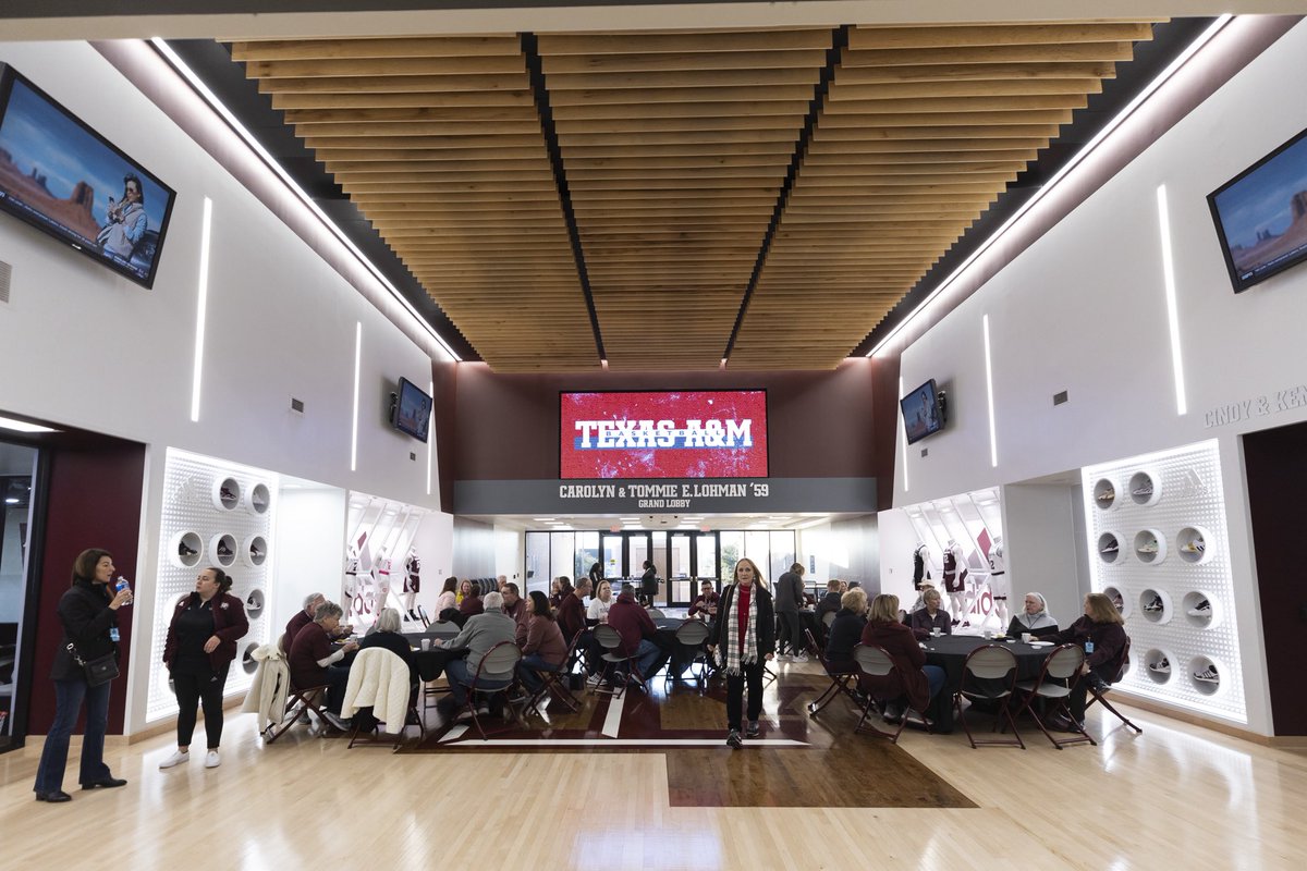 AggieWBB's tweet photo. Join our Aggie Fast Break Club family! Come be a part of our program and support Texas A&amp;M Women’s Basketball 👍

🔗 https://t.co/gOY2Yb7IPw
📰 https://t.co/ZgFtitJEjF

#GigEm https://t.co/d91egEtXN5