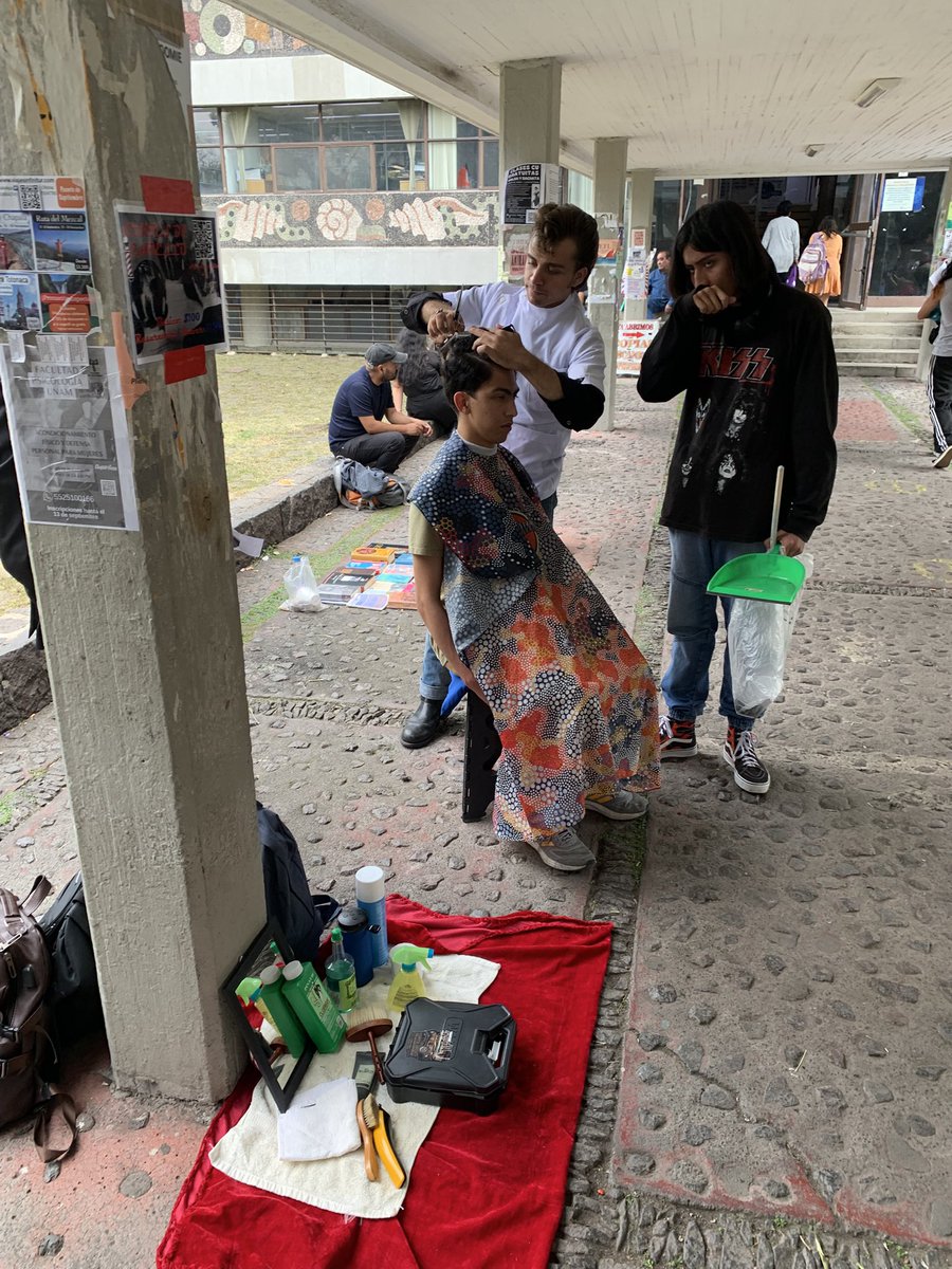 es filos_unam; no lo entenderías 🚬