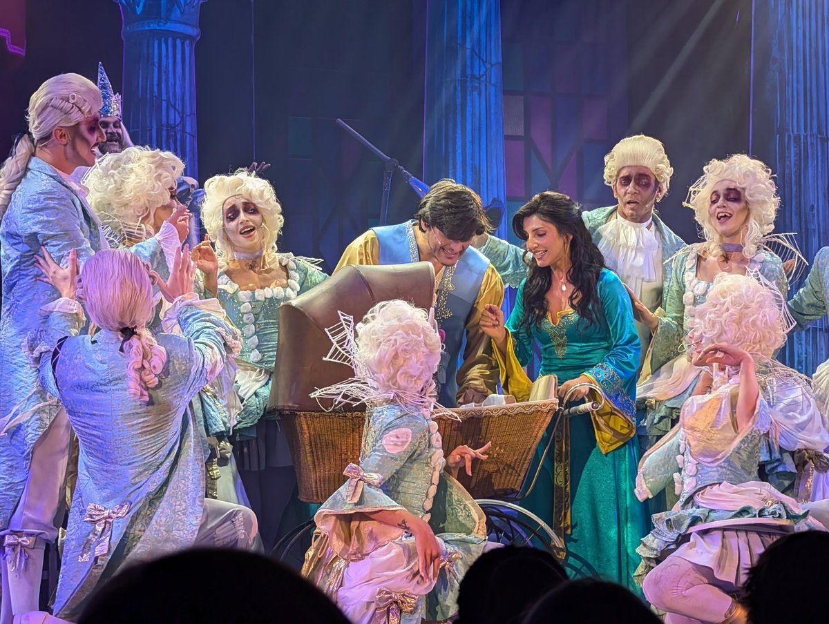 EPF4ever's tweet photo. D'une durée de 45 minutes, le spectacle sera joué plusieurs fois après jours jusqu'à la fin de la saison d'halloween le 03.11.24. dans le Europa-Park Teatro 🇮🇹#SpookMe https://t.co/q8J5oriYmc