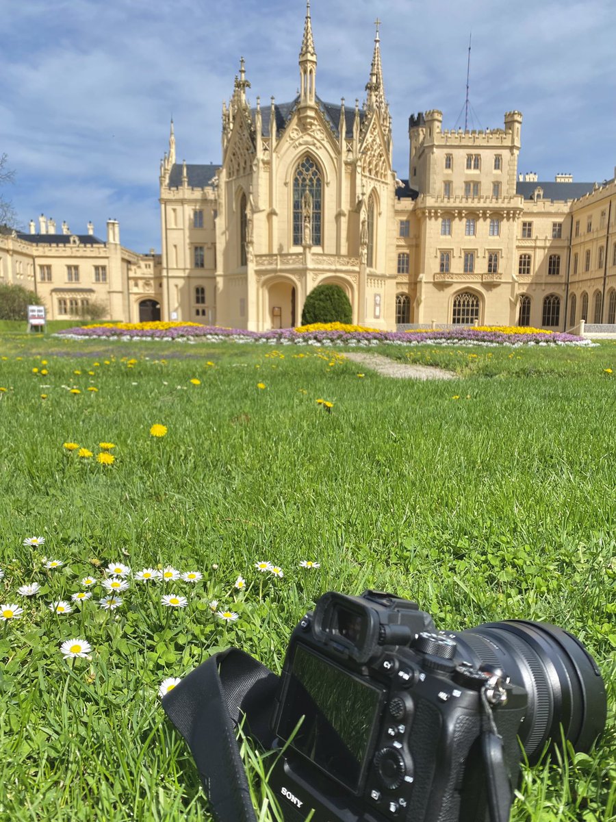 izreloaded's tweet photo. Beautiful day shooting at Lednice Castle. #lednice #CzechRepublic #czechia #sony #a7siii https://t.co/Enz6rpTvT4