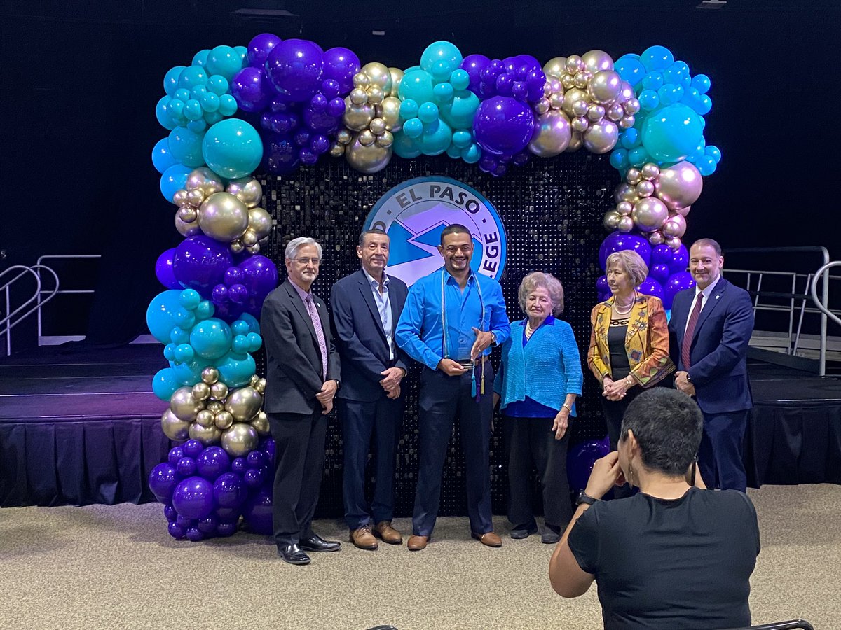 MdP_epcc's tweet photo. Congratulations to MdP campus’ newest Full-Professors, Dr. Miguel Vasquez (BIOL) and Mr. Oscar Macedo (MATH)! Thank you for all your support and passion for our students’ success! https://t.co/JFGvloWaxz