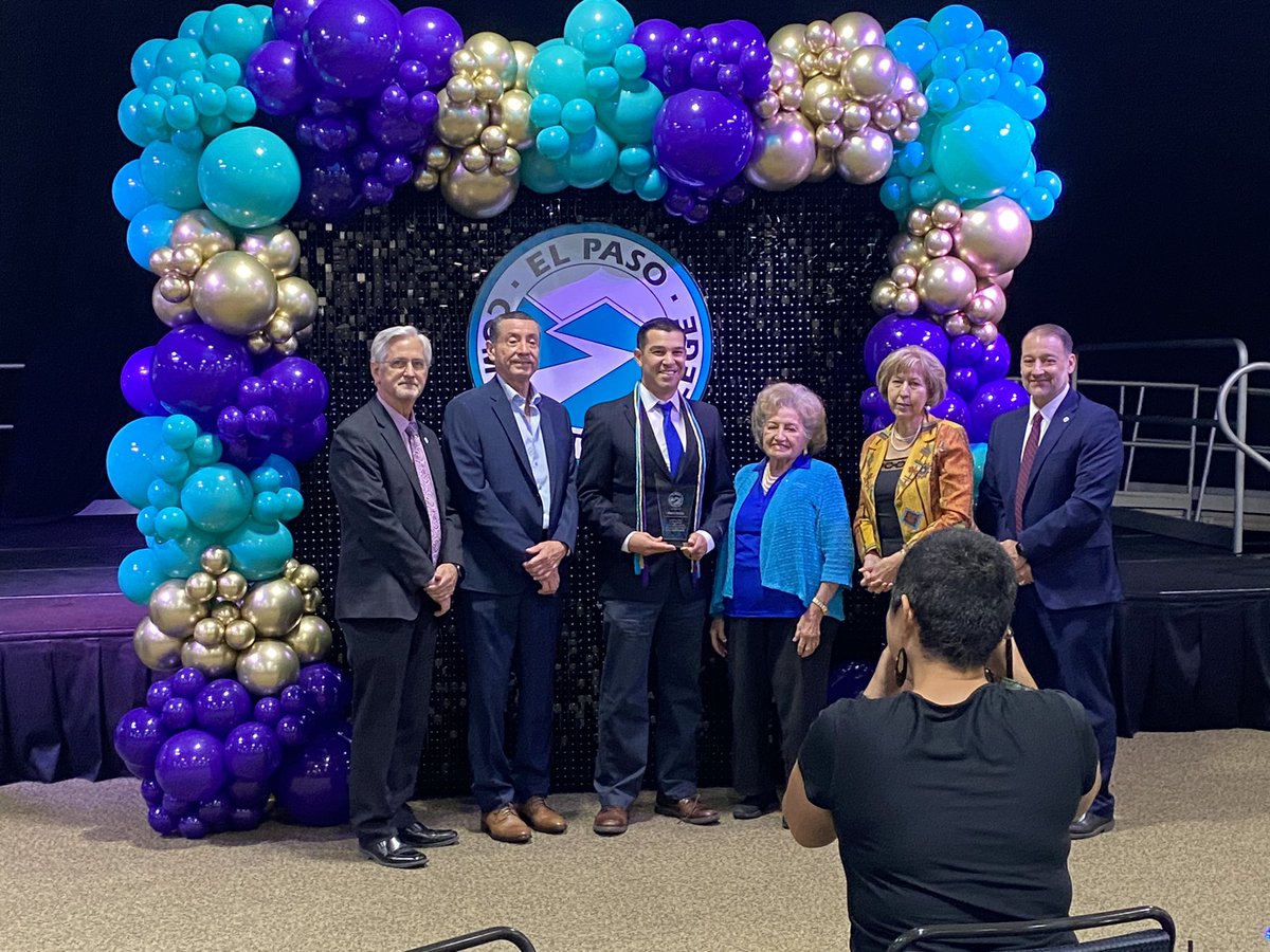 MdP_epcc's tweet photo. Congratulations to MdP campus’ newest Full-Professors, Dr. Miguel Vasquez (BIOL) and Mr. Oscar Macedo (MATH)! Thank you for all your support and passion for our students’ success! https://t.co/JFGvloWaxz