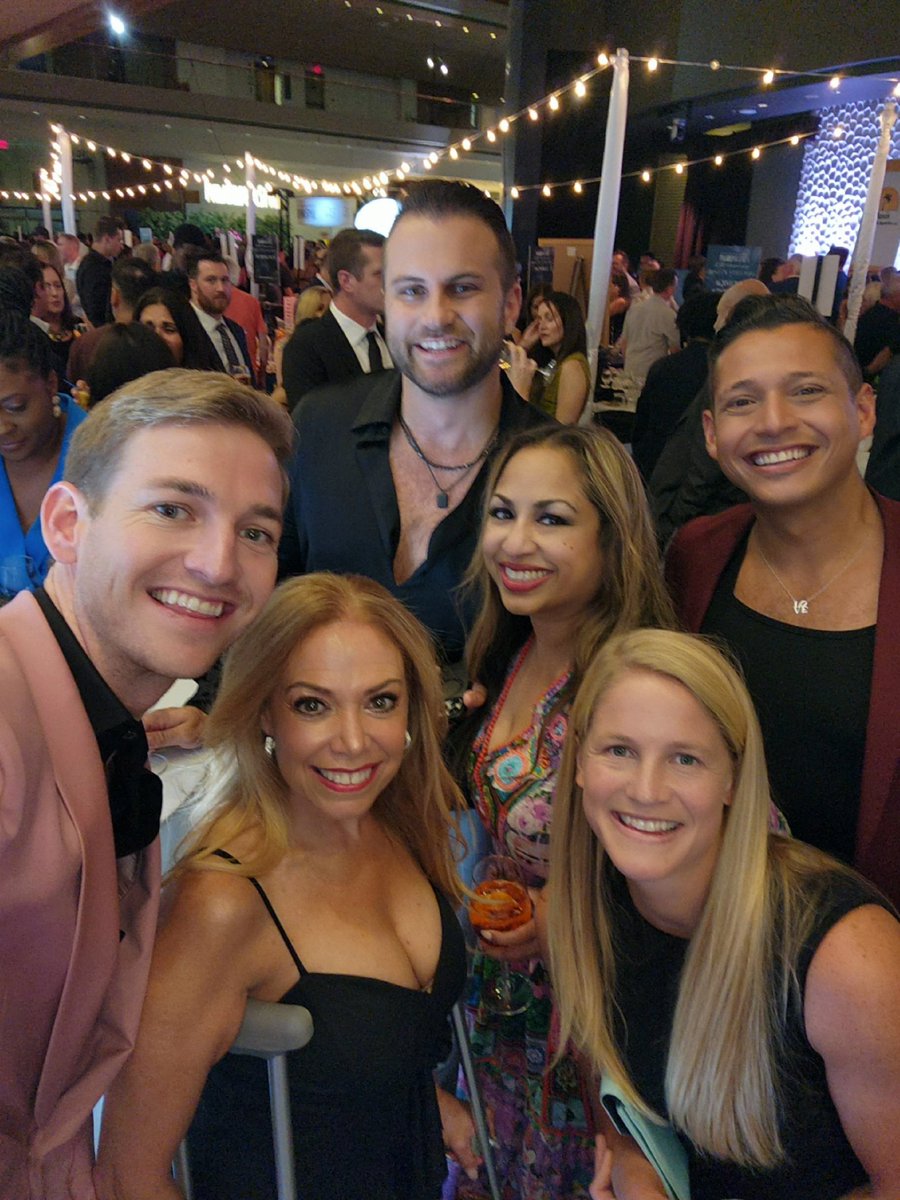 SheilaShowPHL's tweet photo. Congratulations to @JohnColabelli on the success and milestone anniversary of @phillystylezine @ModernLuxury.🎉
Cheers to 25 years #PhillyStyleMagazine🍾🥂!
A fabulous #PhillyStyle #BestofStyle celebration at the Kimmel Center with friends.✨️ https://t.co/LQMmxNQvg0