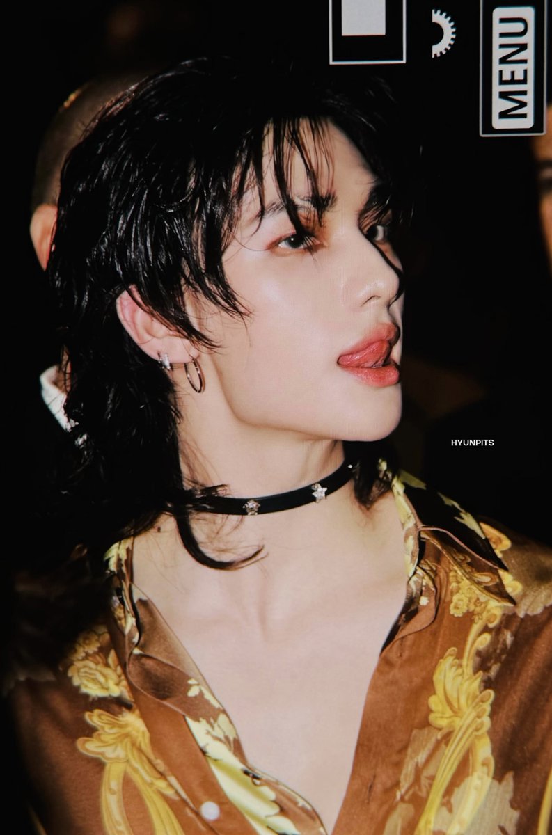 hyunpits's tweet photo. 240920 Milan Fashion Week 

#HyunjinxVersaceSS25 #VersaceSS25 #현진 https://t.co/zbBG2F3WxB