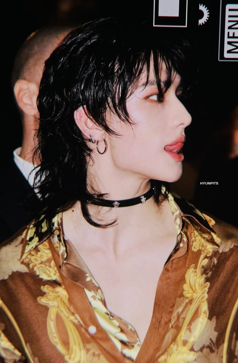 hyunpits's tweet photo. 240920 Milan Fashion Week 

#HyunjinxVersaceSS25 #VersaceSS25 #현진 https://t.co/zbBG2F3WxB