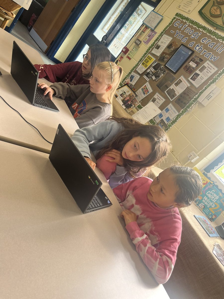 Ysgol Llanilar (@ysgolllanilar) on Twitter photo Dyma’r Dewiniaid Digidol yn mwynhau datblygu eu sgiliau digidol yn ystod y sesiwn byw bore ‘ma. Here are the Digital Wizards having fun developing their digital skills during the live session this morning. #cymhwysedddigidol <a href="/ErylJones12/">Eryl Jones</a> <a href="/KayVobeMorris/">Kay Morris</a> Dyma’r Dewiniaid Digidol yn mwynhau datblygu eu sgiliau digidol yn ystod y sesiwn byw bore ‘ma. Here are the Digital Wizards having fun developing their digital skills during the live session this morning. #cymhwysedddigidol <a href="/ErylJones12/">Eryl Jones</a> <a href="/KayVobeMorris/">Kay Morris</a>