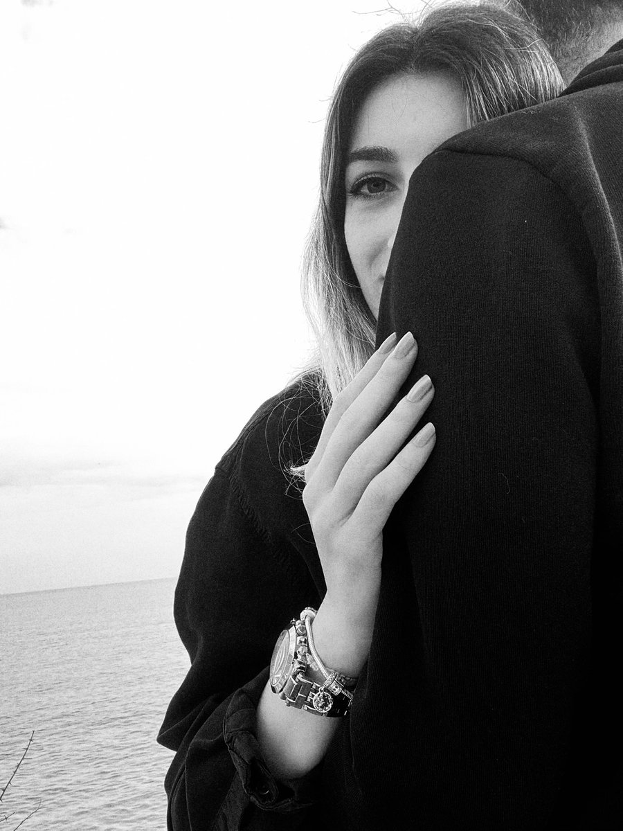 gamzedilaverr's tweet photo. Evimde şenliksin, bahçemde bahar… 🤍🧿 https://t.co/gQhQDXTFX3