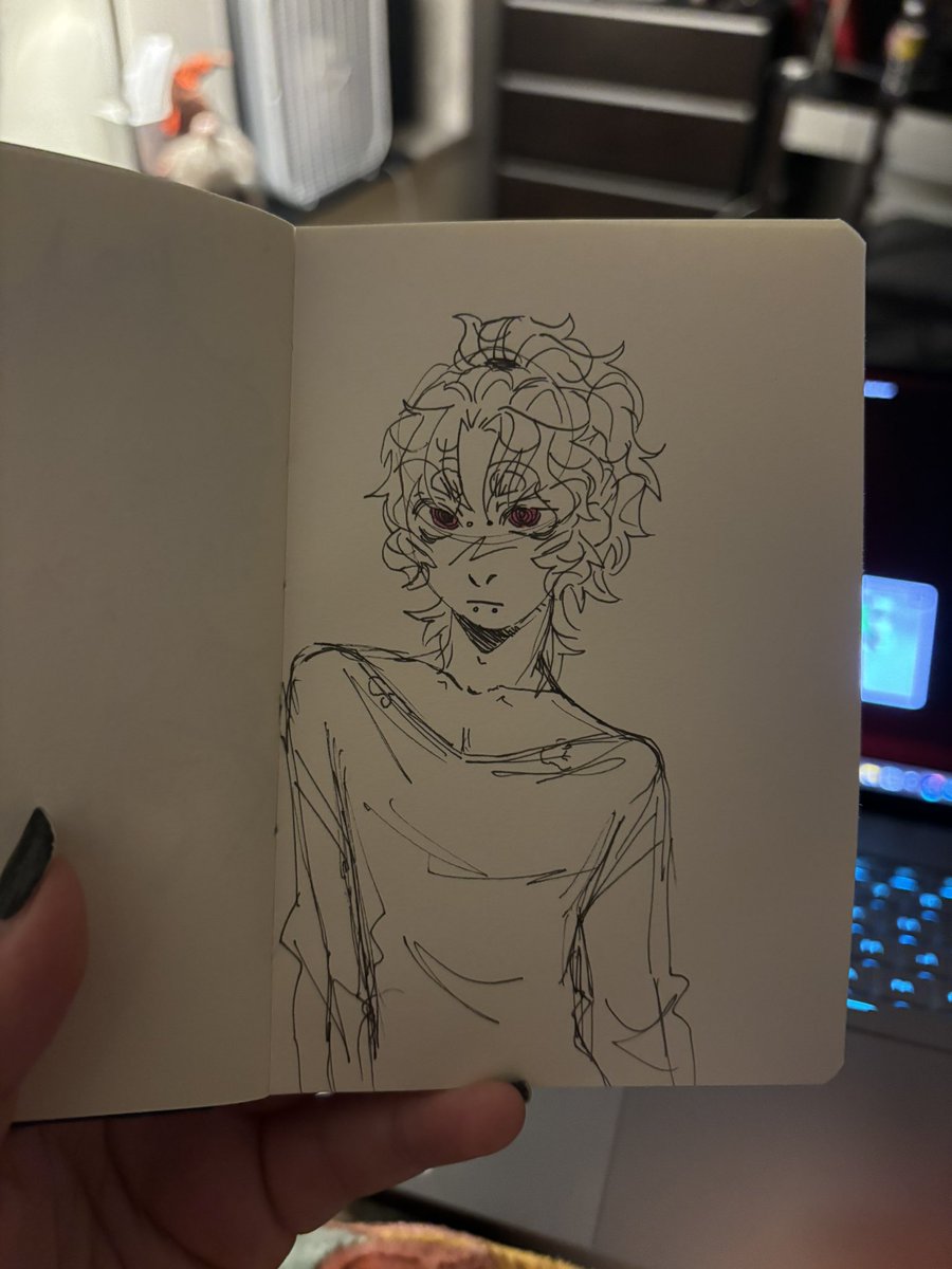 salmon_spice's tweet photo. I’ve been doing small sketches while eating lunch/ in between classes :3 https://t.co/RqBQcpkgpS