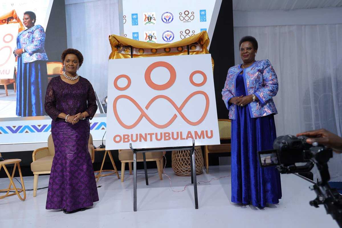 NnaabagerekaOrg's tweet image. Today, we launched the national symbol for Obuntubulamu. It symbolises the connection between the self, others, and the environment.
