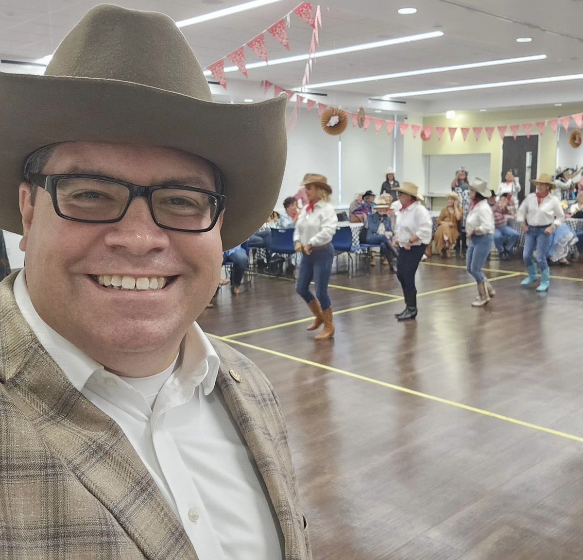Ladies and gentlemen… this is what real leadership looks like! Help me welcome cowgirl Ariel and his sidekick Kirk to the lowdown hoedown 🤠Yeehaw bitches! <a href="/commishariel/">Commissioner Ariel Fernandez</a> <a href="/CommissMelissa/">Melissa Castro</a> <a href="/Vince_Lago/">Vince Lago</a> <a href="/newschica/">Elaine de Valle</a> <a href="/JRite4cg/">Justin Rite</a> <a href="/HuntersBiden/">Hunters Revenge</a> @redpillbeba <a href="/EdmondDant75376/">Special Edmond Dantes</a>