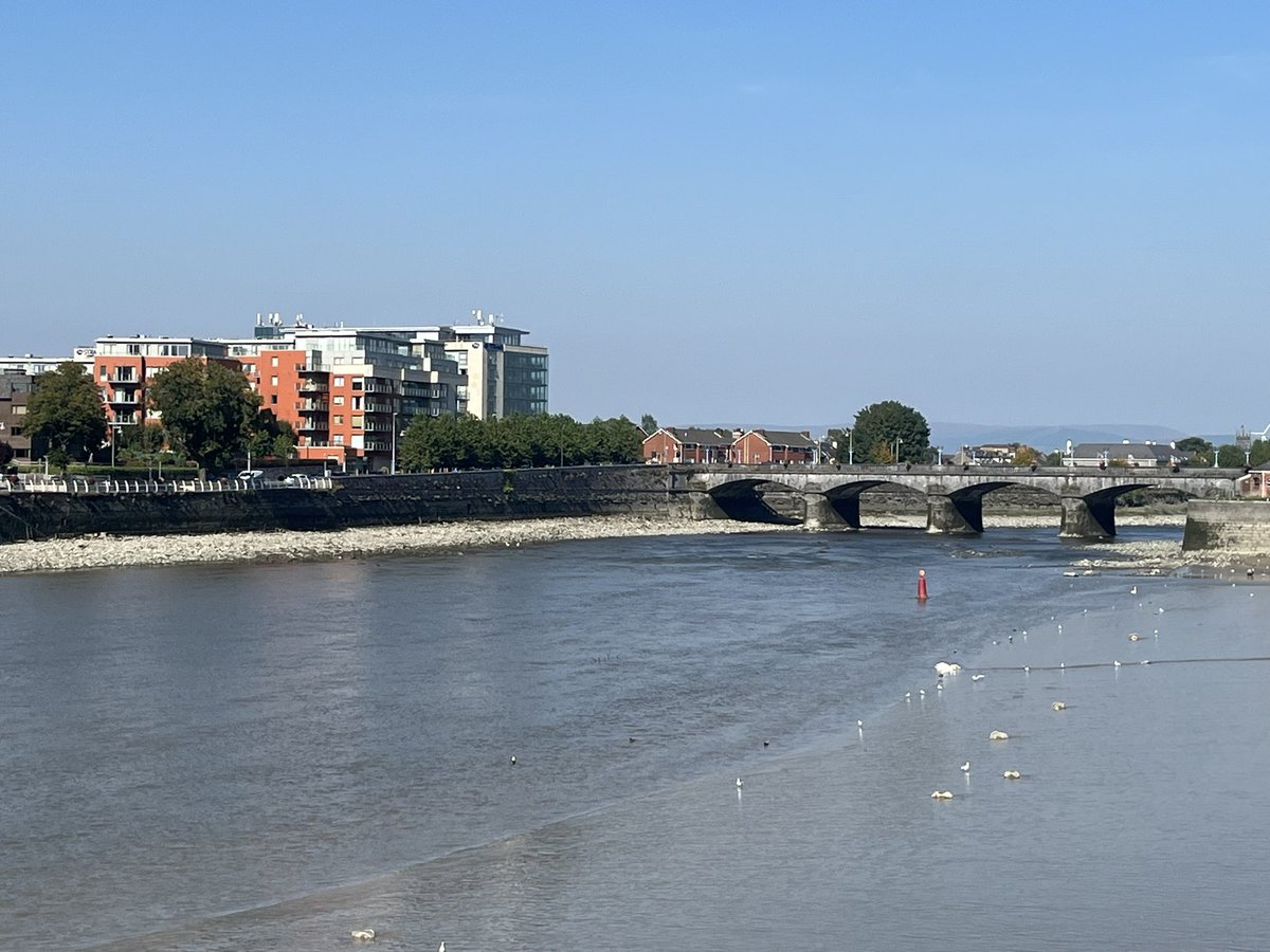 Great couple of days with the <a href="/SOLASFET/">SOLAS</a> board in sunny Limerick including a great strategy session today with Minister <a href="/podonovan/">Patrick O'Donovan</a> outlining his priorities &amp; <a href="/stephenkinsella/">Stephen Kinsella</a> the critical role of skills in maintaining our economic competitiveness