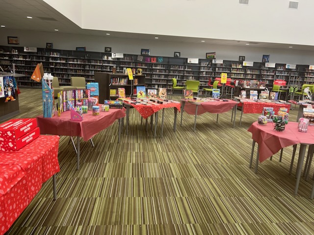 Mead_LMC's tweet photo. The Scholastic Book Fair is here! Join us in celebrating the joy of reading and supporting our school library.  Sept. 23-27, 2024 Open House night, Sept.24th 
@aldinelibraries @MrLara9 @MeadMS_AISD https://t.co/xmF3phKUEF