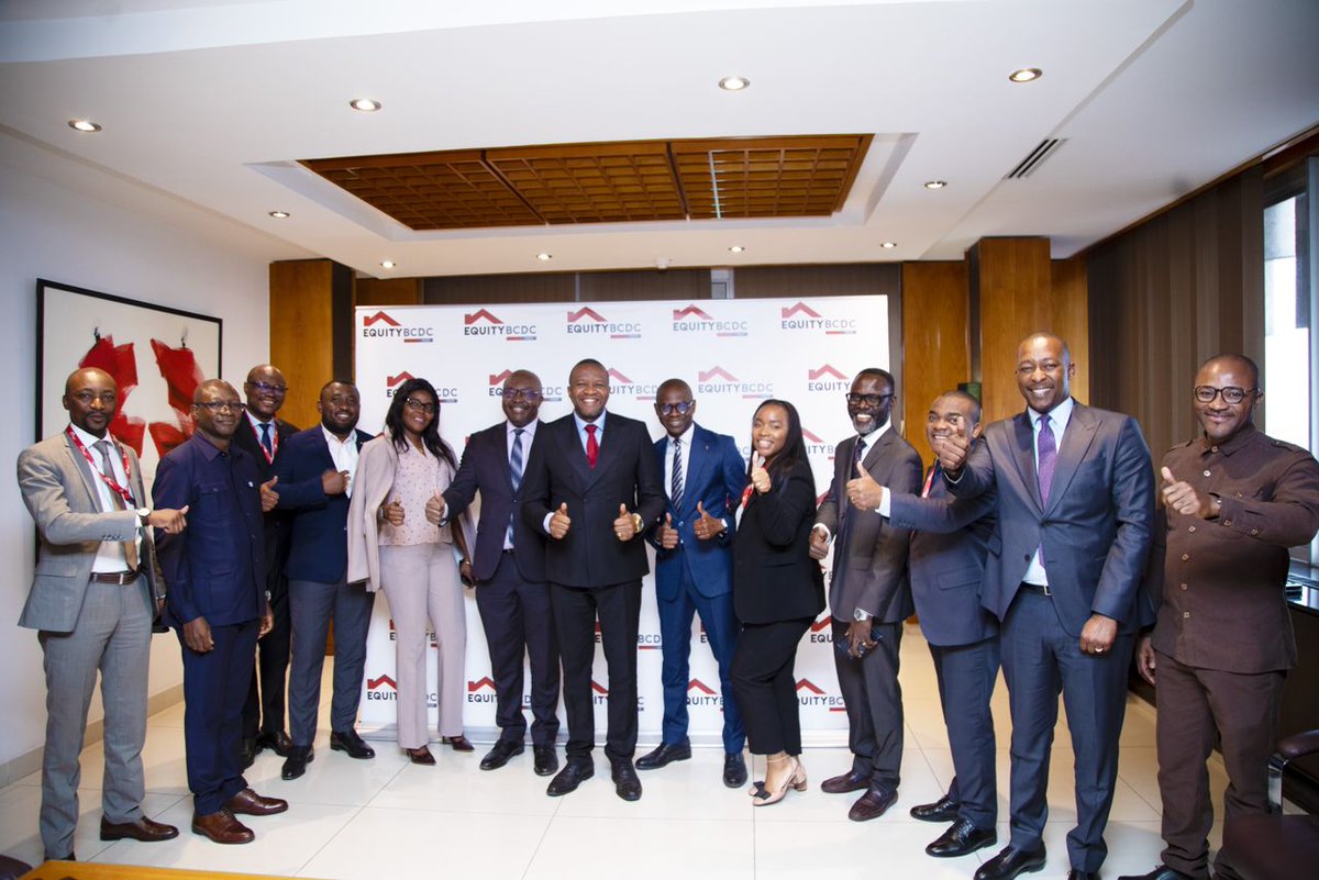 CelestinMukeba's tweet image. Je tiens à exprimer ma profonde reconnaissance envers l'équipe #EquityBCDC pour avoir transformé mon anniversaire en une célébration mémorable.
C'est un privilège d'appartenir à une équipe aussi remarquable.
#Merci #Anniversaire