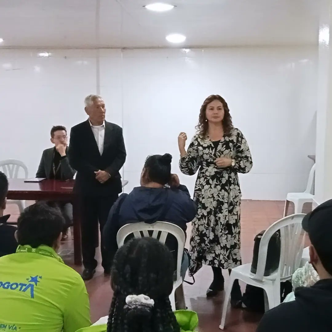 Israel_SalcedoB's tweet image. ¡Esta semana estuvimos en la Mesa de Trabajo en el Barrio La Victoria junto al IDU y Movilidad, revisando los avances de la obra del Cable Aéreo! 🎡💪

#TodosUnidosPorBogotá  
#TodosUnidosPorSanCristóbal  
#ProgresoParaTodos  
#ObrasQueTransforman  
#MovilidadSostenible