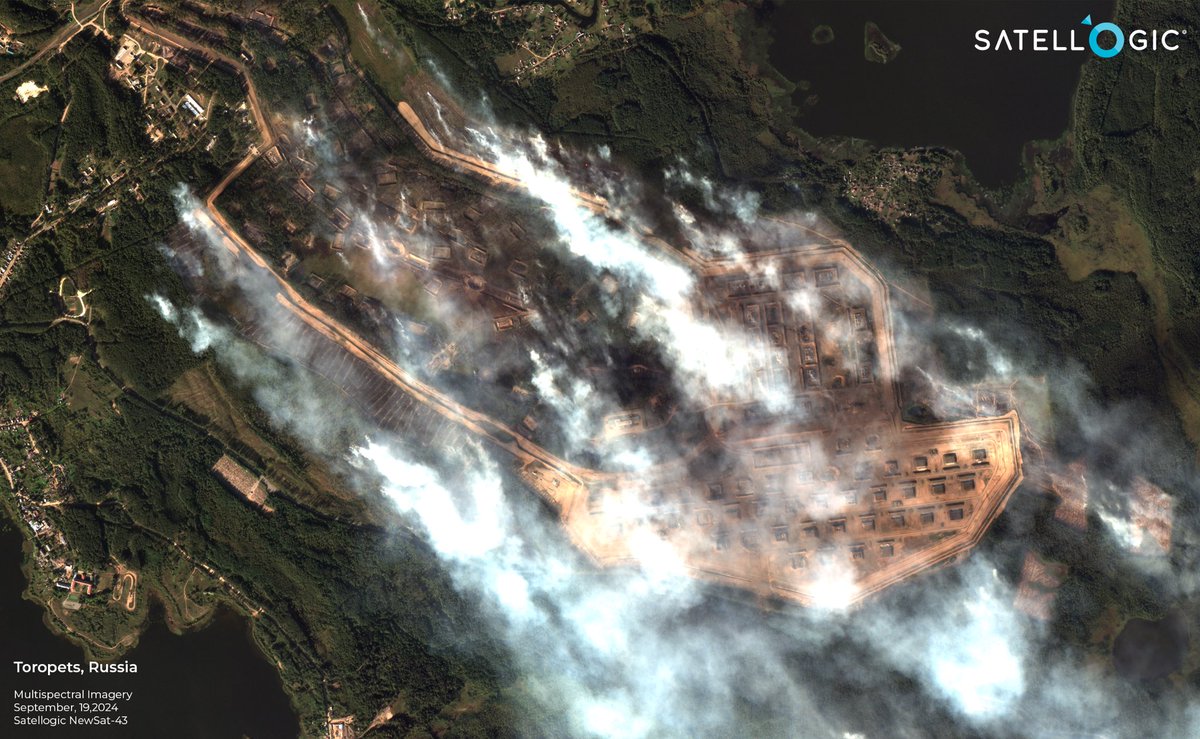 Breaking: Our data has captured significant developments in Toropets, Russia.  Our imagery has mapped the damage from a reported drone attack that destroyed significant numbers of buildings and ignited major fires at the Toropets military facility. Extensive smoke and some fires