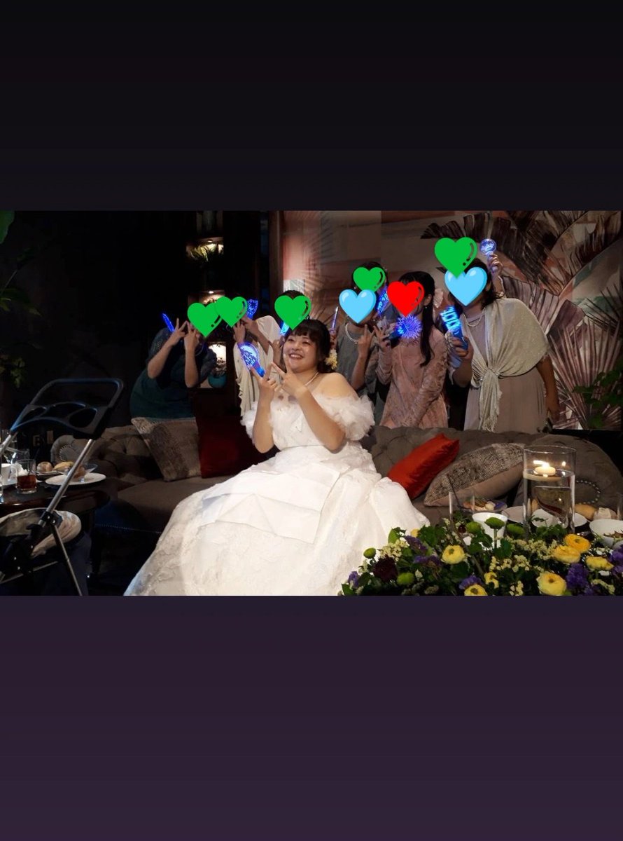 windstep314821's tweet photo. 先週、遂に結婚式を挙げることができました💒👰
20年前から大好きな夫と愛犬、家族、親戚、小・中・高のおさななじみ、VRChatのみんな、職場の皆様、そしてw-inds.crew！
大切で大好きな皆に囲まれて、泣いて笑って、本当に楽しくて幸せな時間でした😭❤
改めてありがとう🥹✨
データ届いたら送るね/// https://t.co/2BL00nO9L5