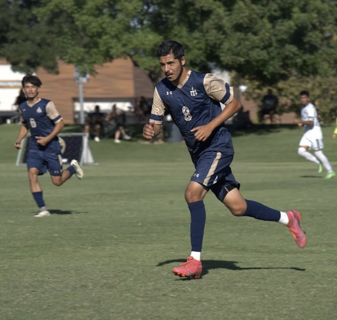 𝐆𝐀𝐌𝐄 𝐃𝐀𝐘!

🆚 Cosumnes River College  
📍 Sacramento, CA 
⏰ 4:00pm