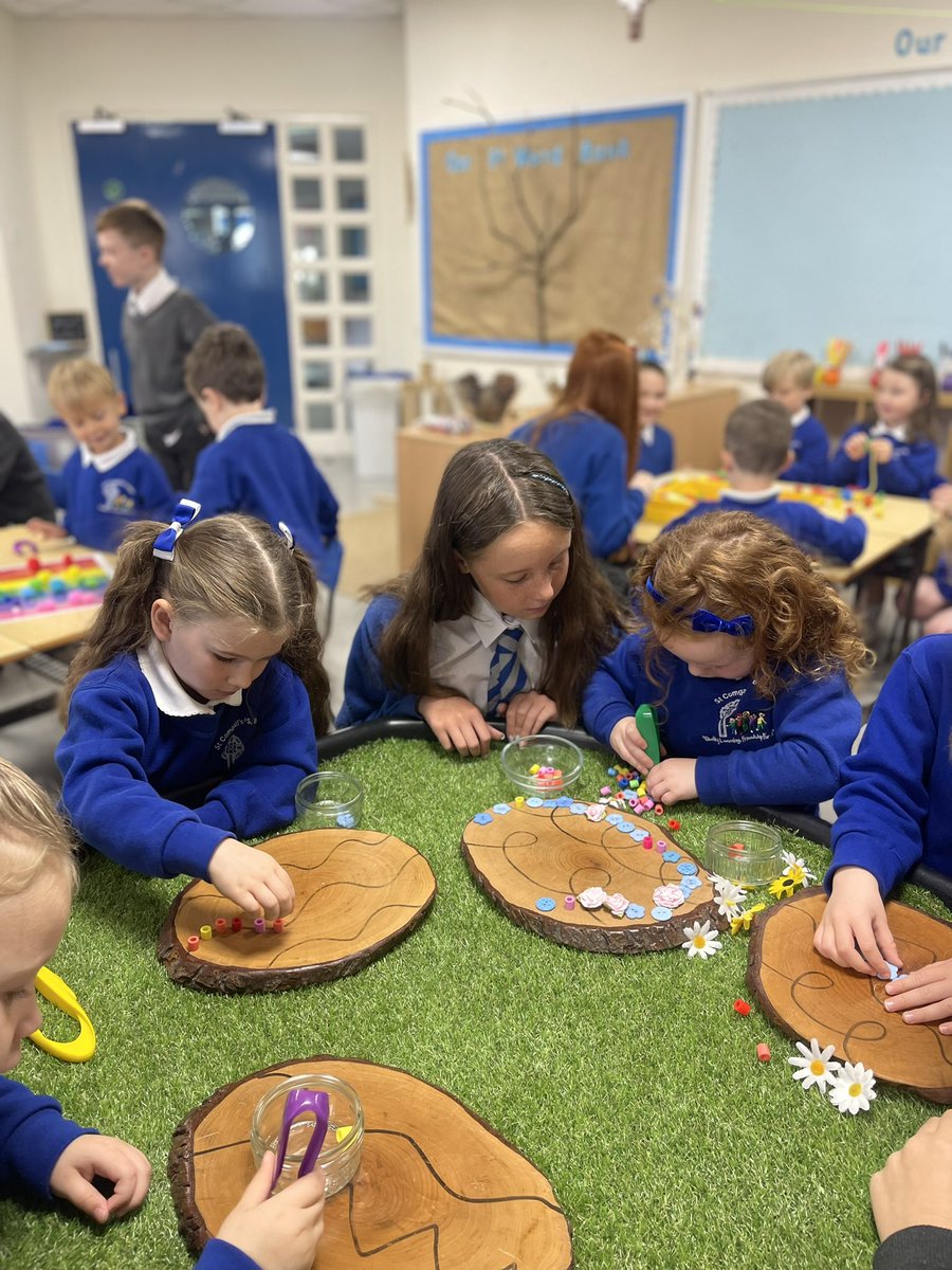 StComgallsPS's tweet image. 🌟 When starting something new, it’s always good to have a buddy by your side!  🌟 Our P7 Buddies have been supporting our amazing P1s as they settle into school.  Smiles all round! #StComgallsCommunity #SchoolTransition