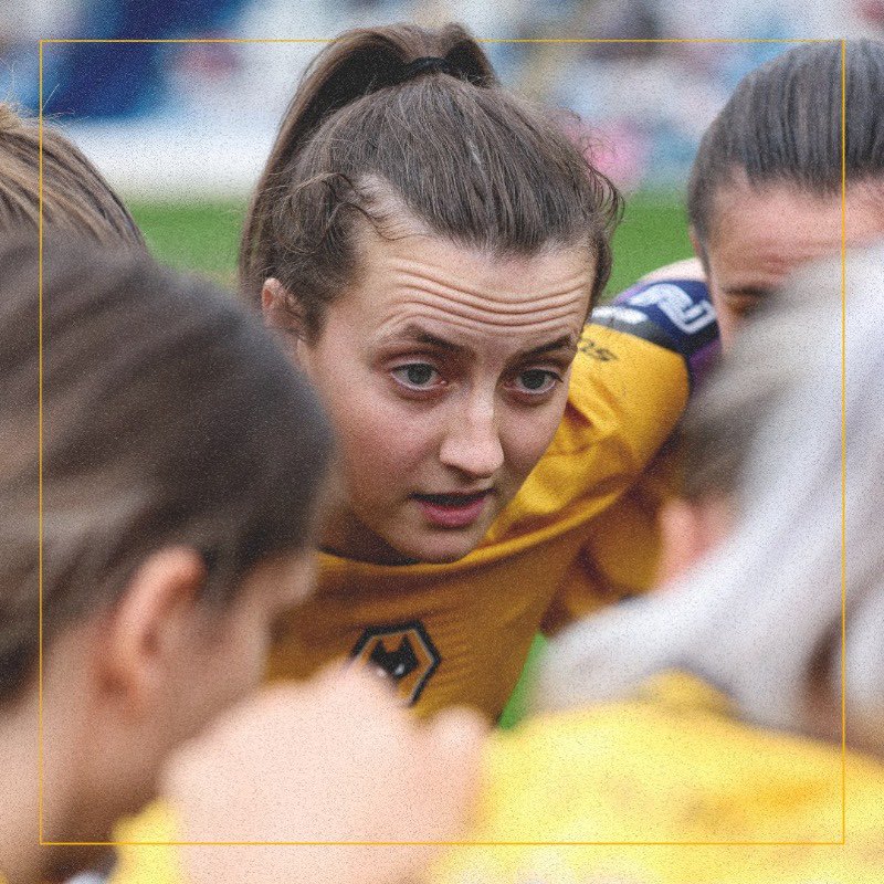 NikkijohnsonNj's tweet photo. How fast 10 years pass ! Still wearing the beloved old gold @katiejohnson018  🐺⚽️ xx So proud of you ❤️ https://t.co/gql86UfvbJ