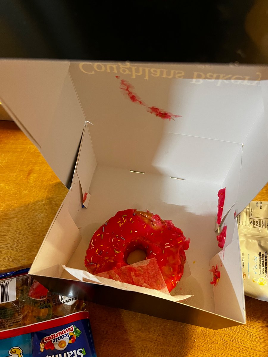This is all that’s left of FIFTY delicious, iced and jam doughnuts from <a href="/CoughlansBakery/">Coughlans Bakery</a>.  Cast and crew of #FiddleronTheRoof <a href="/OpenAirTheatre/">Open Air Theatre</a> fell upon them like locusts.  Huge thanks Coughlan’s!